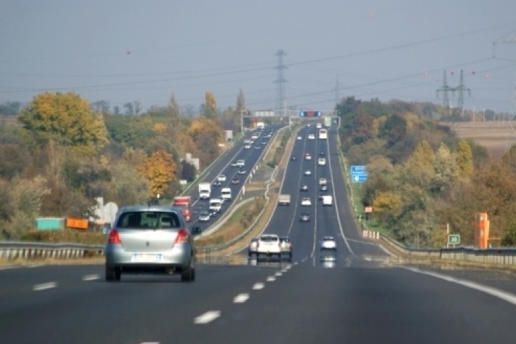 Szombaton éjjel nem lehet mobilfizetéssel autópálya matricát vásárolni