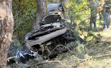 Ketten meghaltak balesetben a 41-es főúton