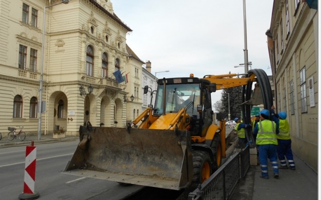 Lezárták a buszmegállókat