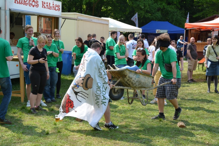 Paraszt olimpia (Fotó: Nagy Mária)