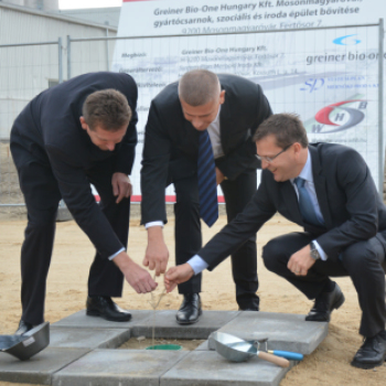 Greiner Bio-One alapkőletétel (Fotó: Nagy Mária)