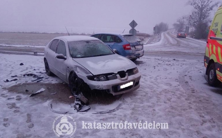  Téliesek az útviszonyok - óvatosan közlekedjenek! 