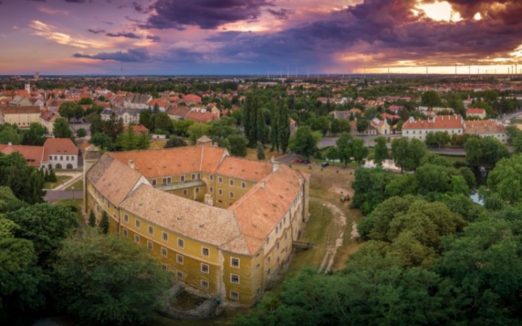 Új szerkesztőség, új lendület