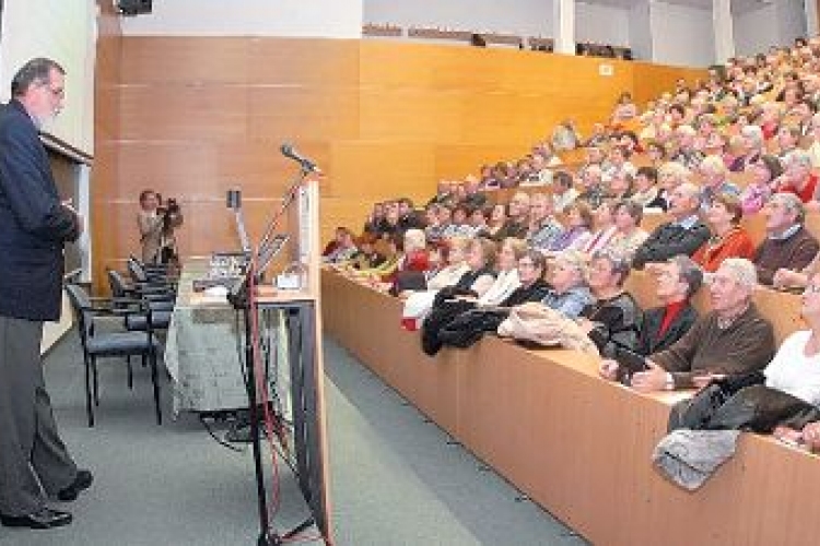 Nyugdíjas egyetem, előadás a tejről