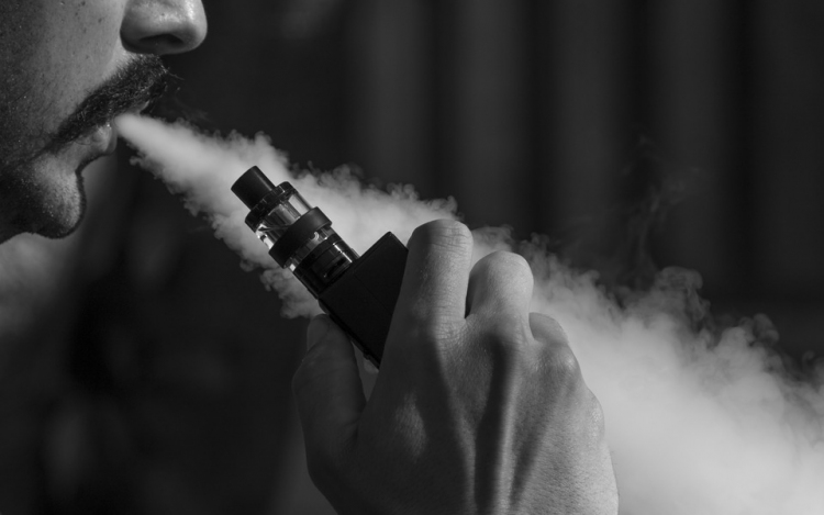 Az e-cigaretta egy új kutatás szerint mégsem olyan ártalmatlan