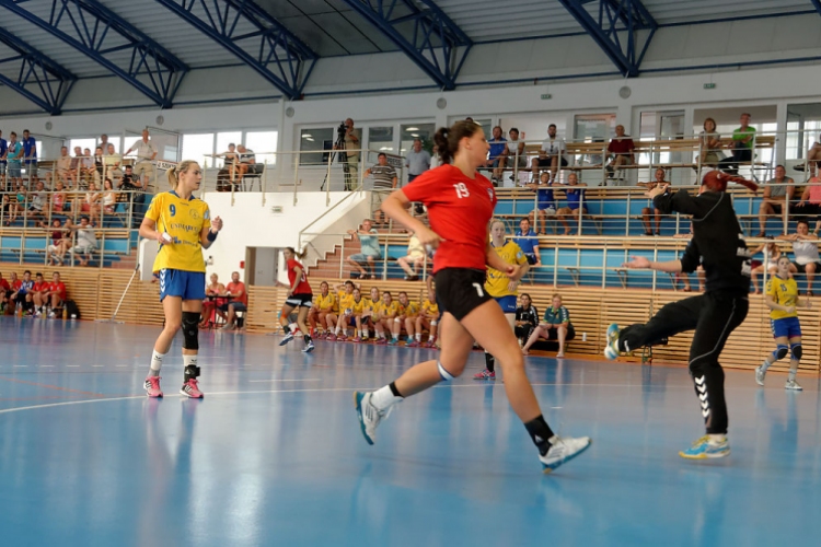 MKC SE - Handball Club Zlí­n (37-17) (edzőmeccs) (Fotó: Horváth Attila)