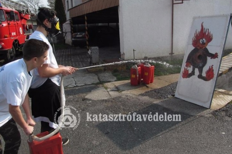 Megkezdődnek az önkéntes tűzoltó egyesületek versenyei 