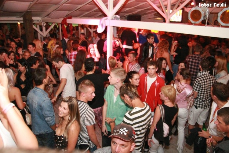 RNB Party a Bacardi Beachen - 08.13.