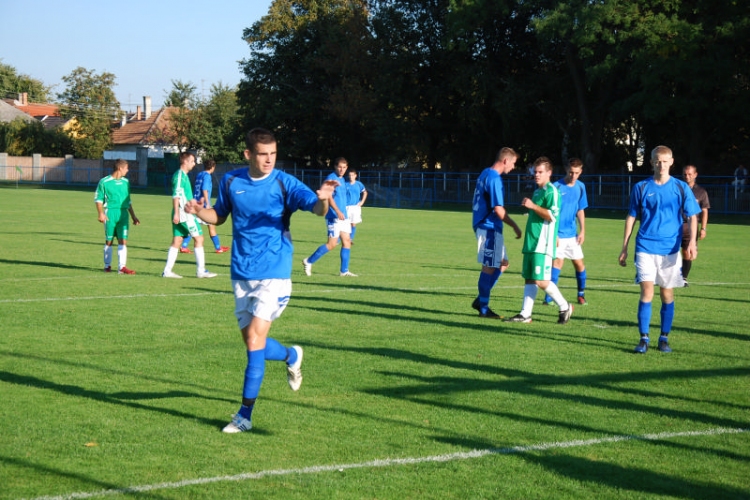 MTE 1904 B - Mosonudvar  (11:2)  Gratulálunk!  (Fotózta: Nagy Mária)