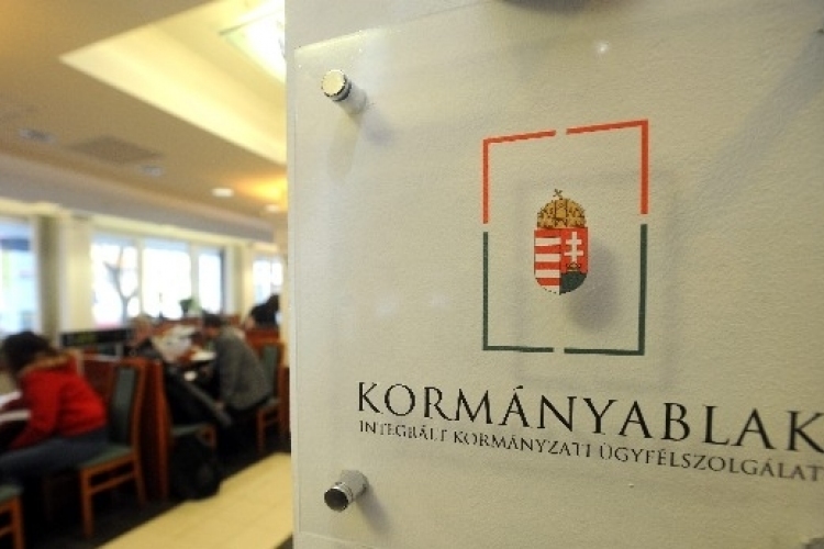 Rendkívüli nyitva tartás van a kormányablakokban és okmányirodákban a hétvégén